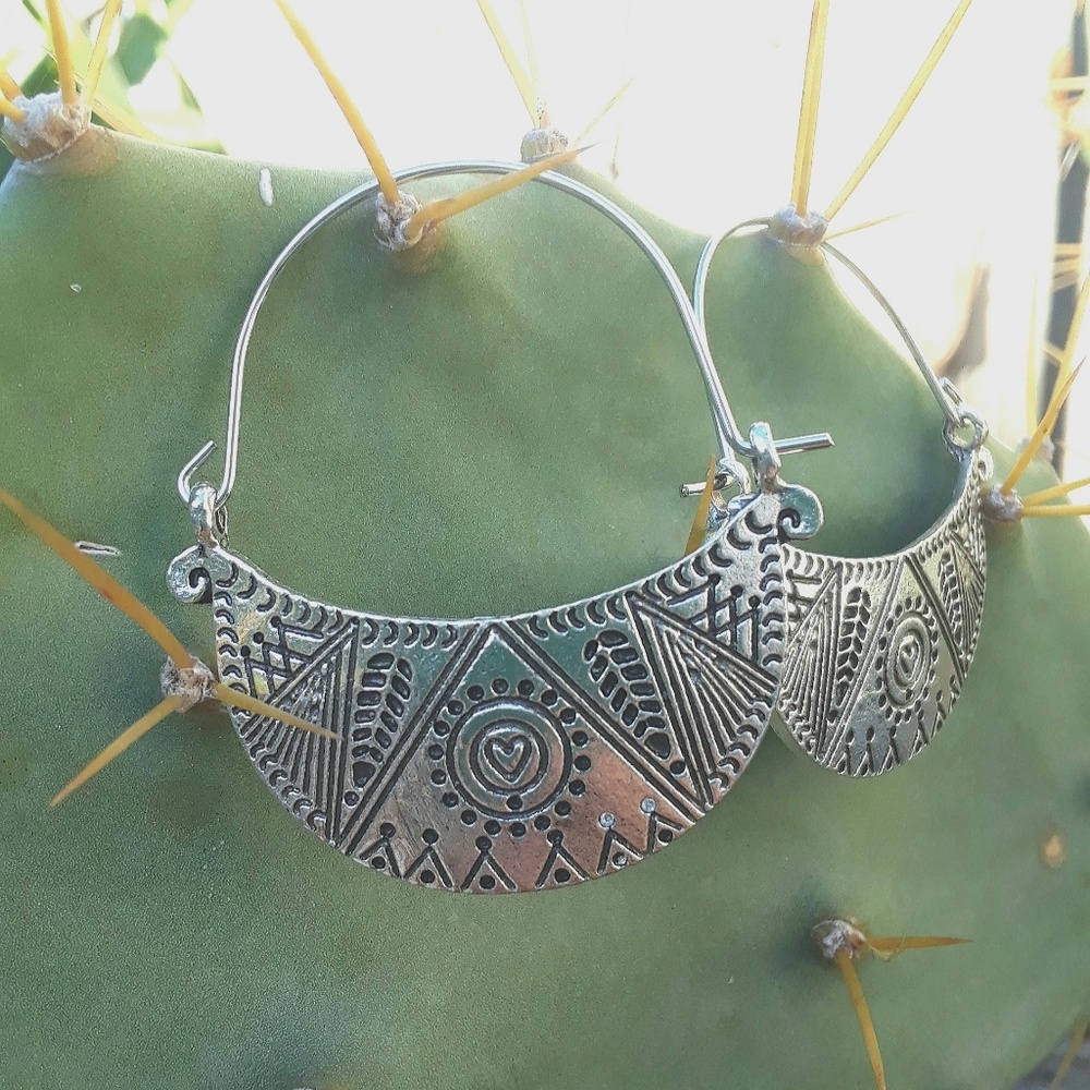 🆕️Stamped design vintage boho style earrings